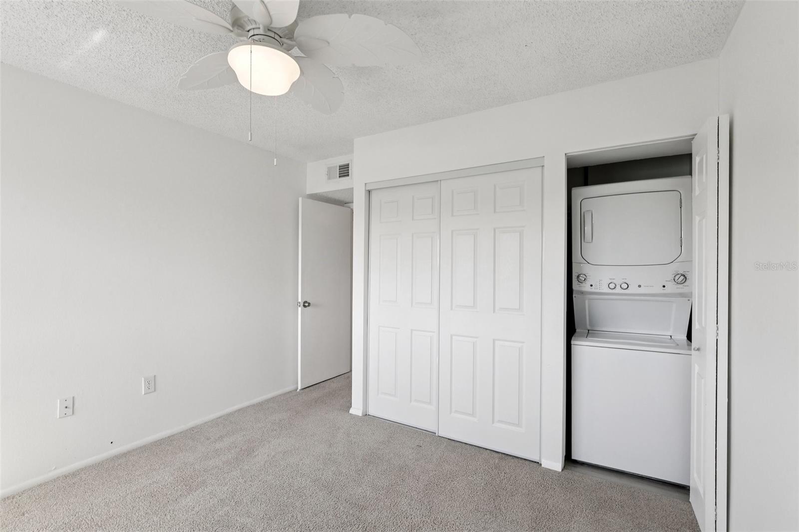 Guest Bedroom / Laundry