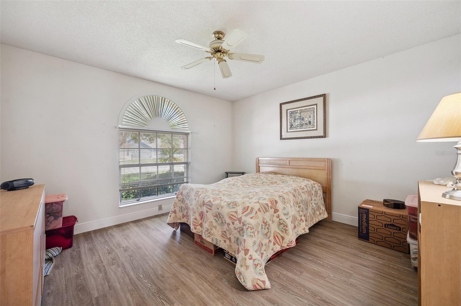 Guest bedroom