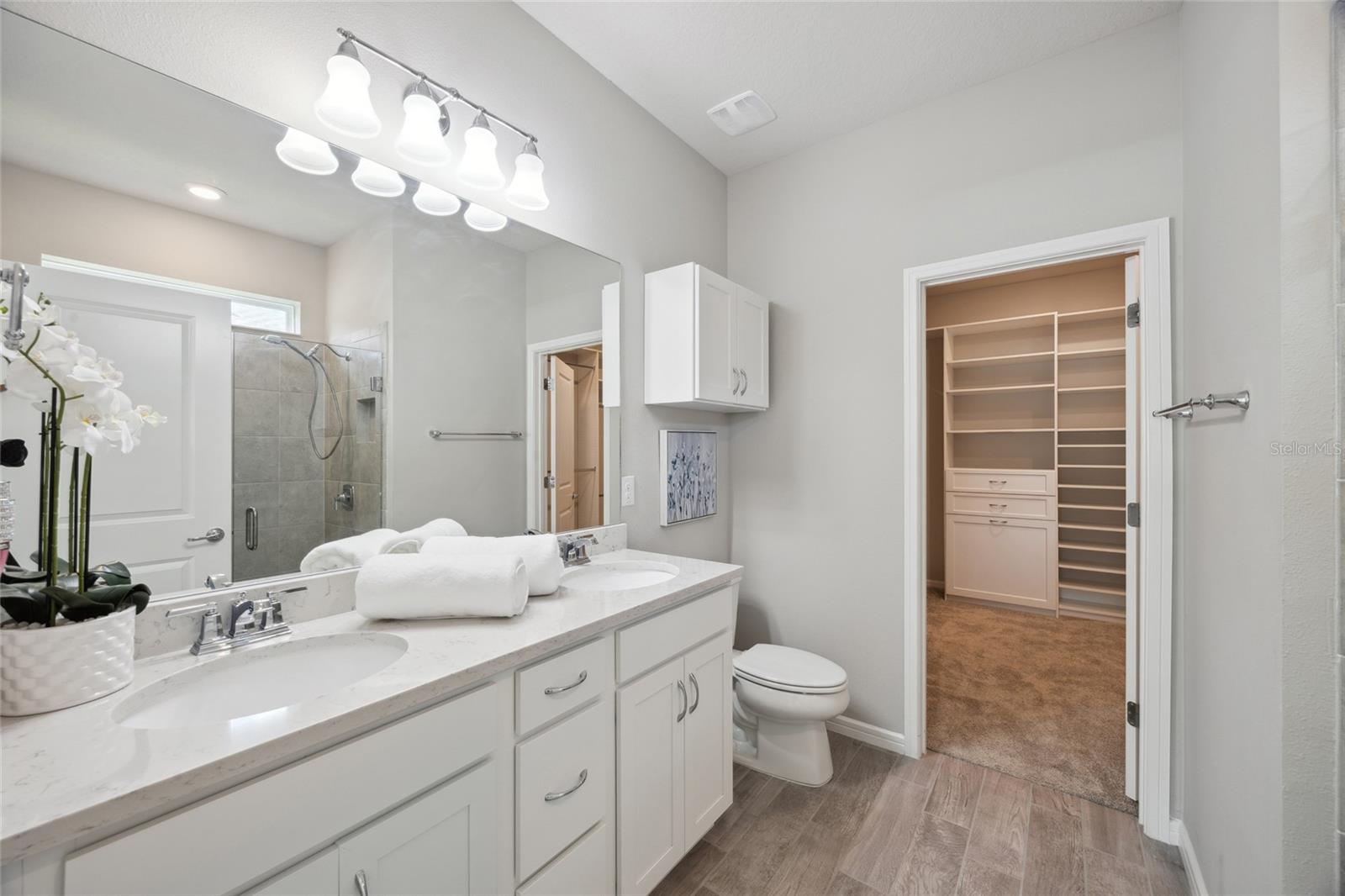 Primary En-suite Bath