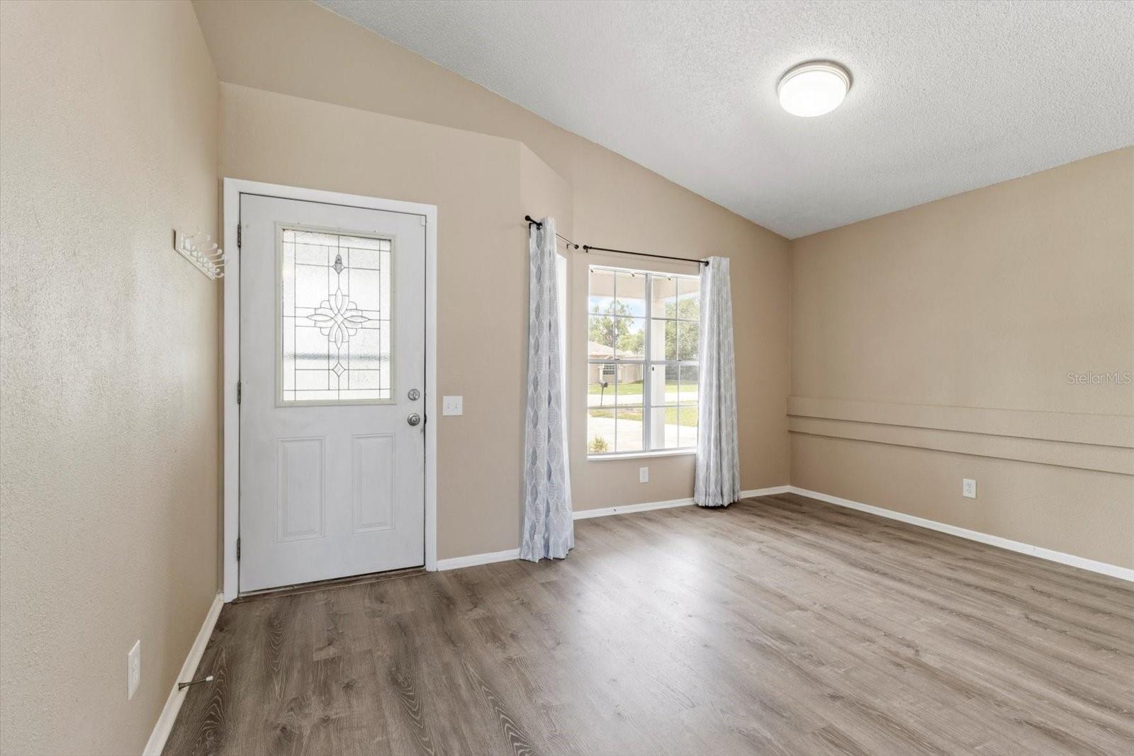front door entry/breakfast nook