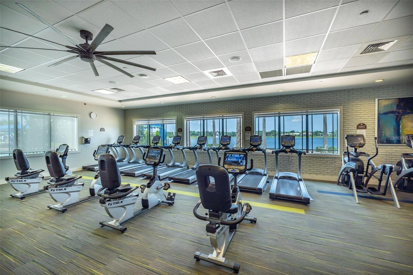 24/7 5000 sq ft Fitness Center