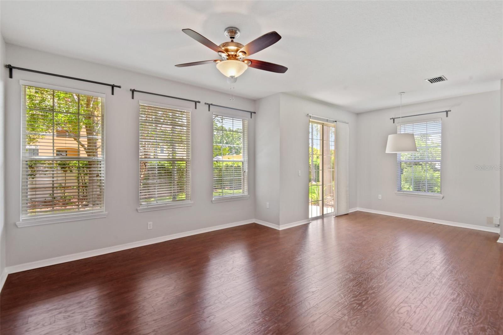 Living Room/Dining Room