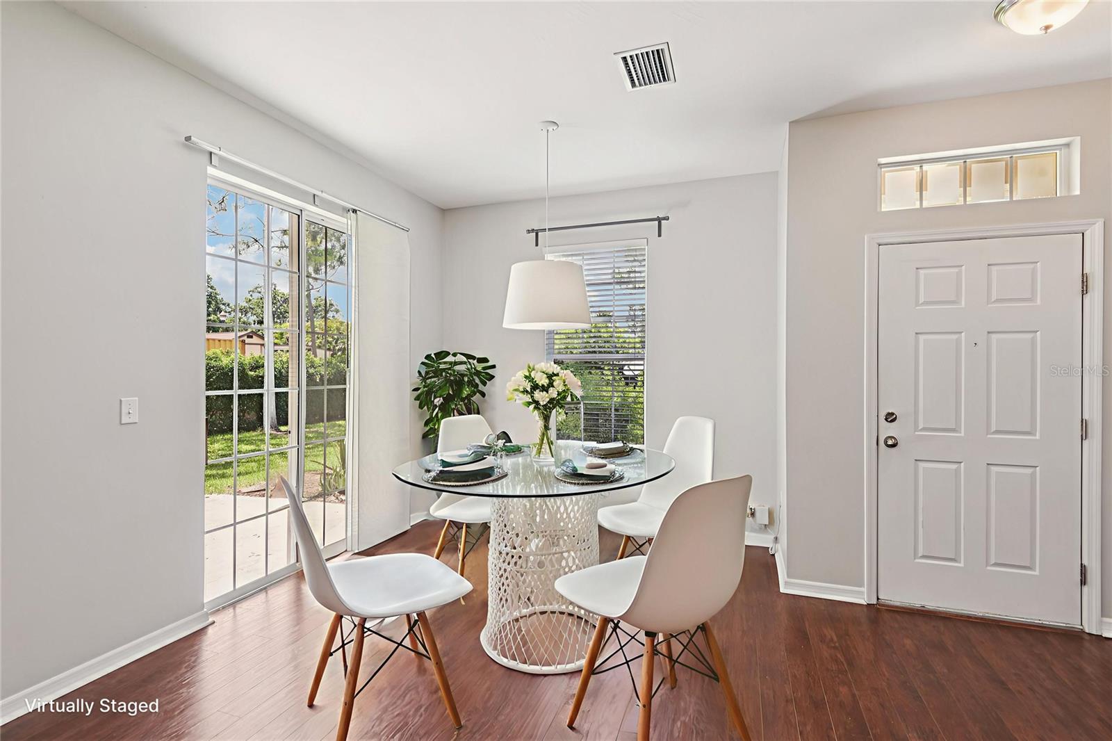Virtual Stage-Dining room