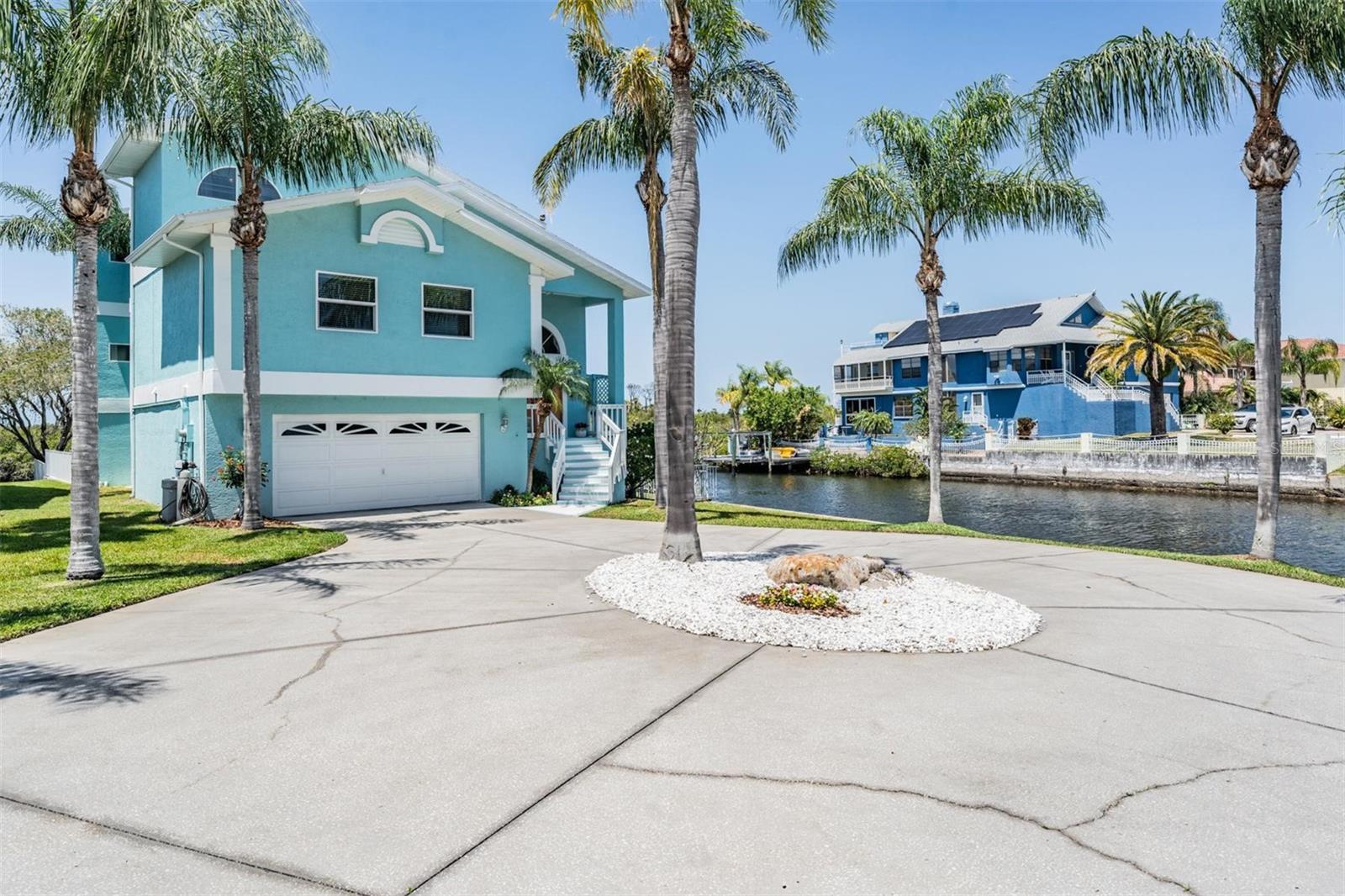 circular driveway