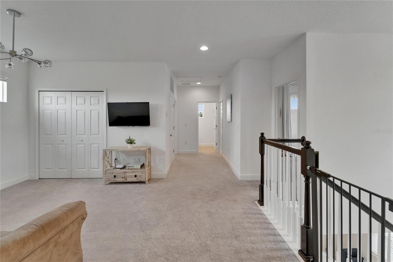 2ND FLOOR LOFT