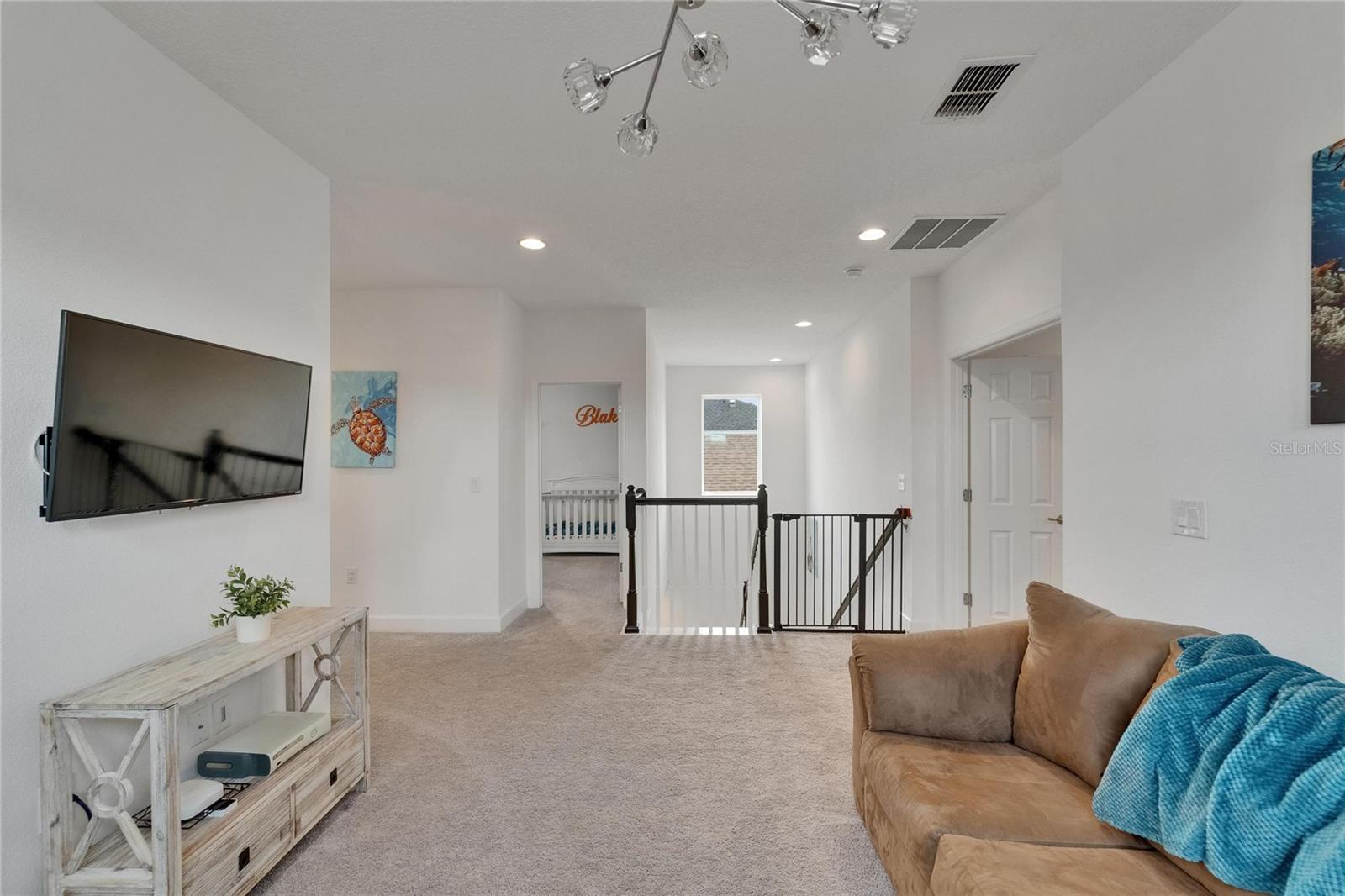 2ND FLOOR LOFT