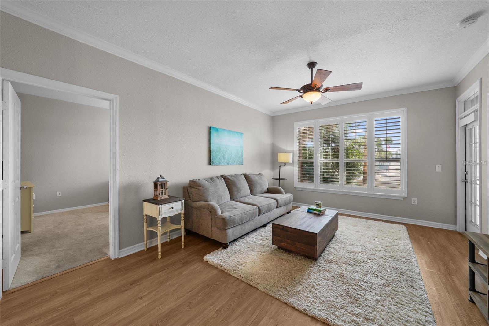 Spacious open floorplan Kitchen-living area
