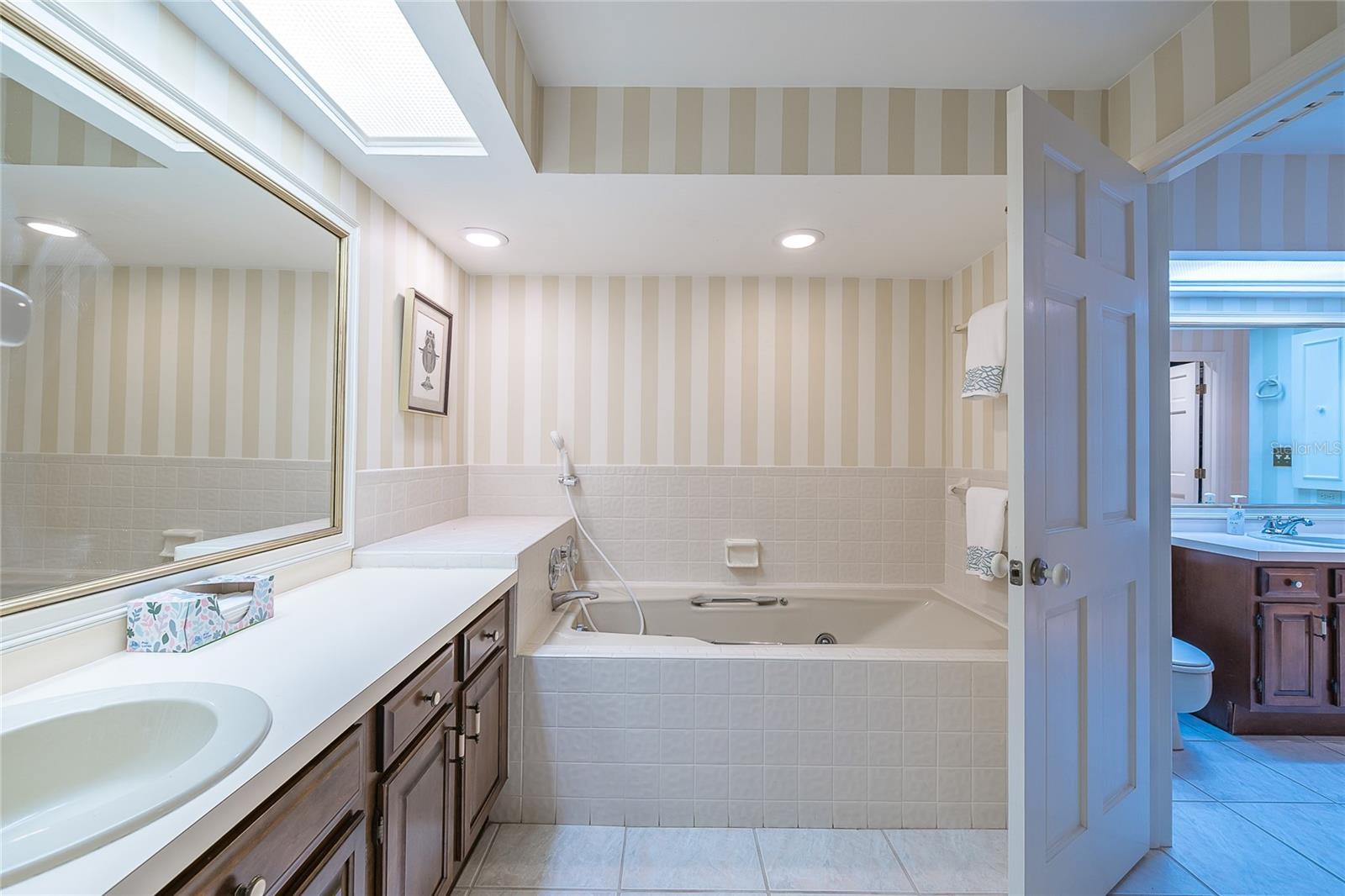 jack and jill bath with jacuzzi