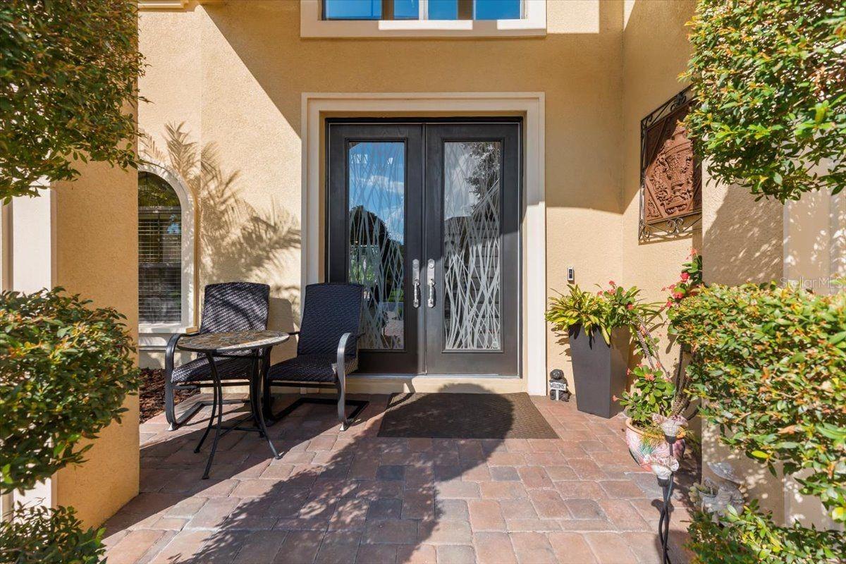 Front Exterior Entryway/Seating Area