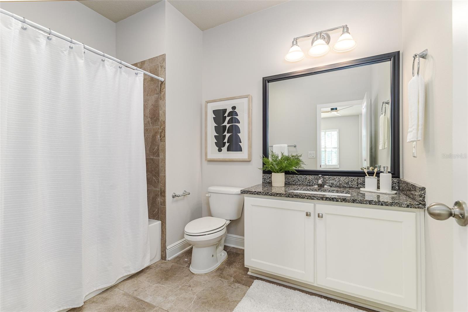 En suite bath