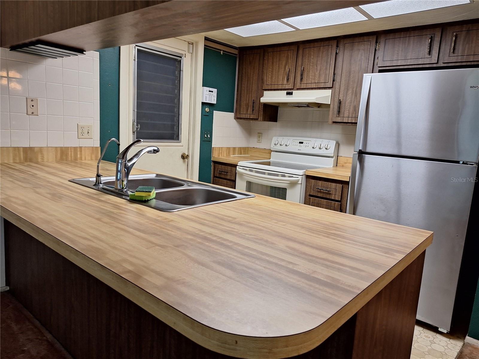 Older cabinets but in great shape