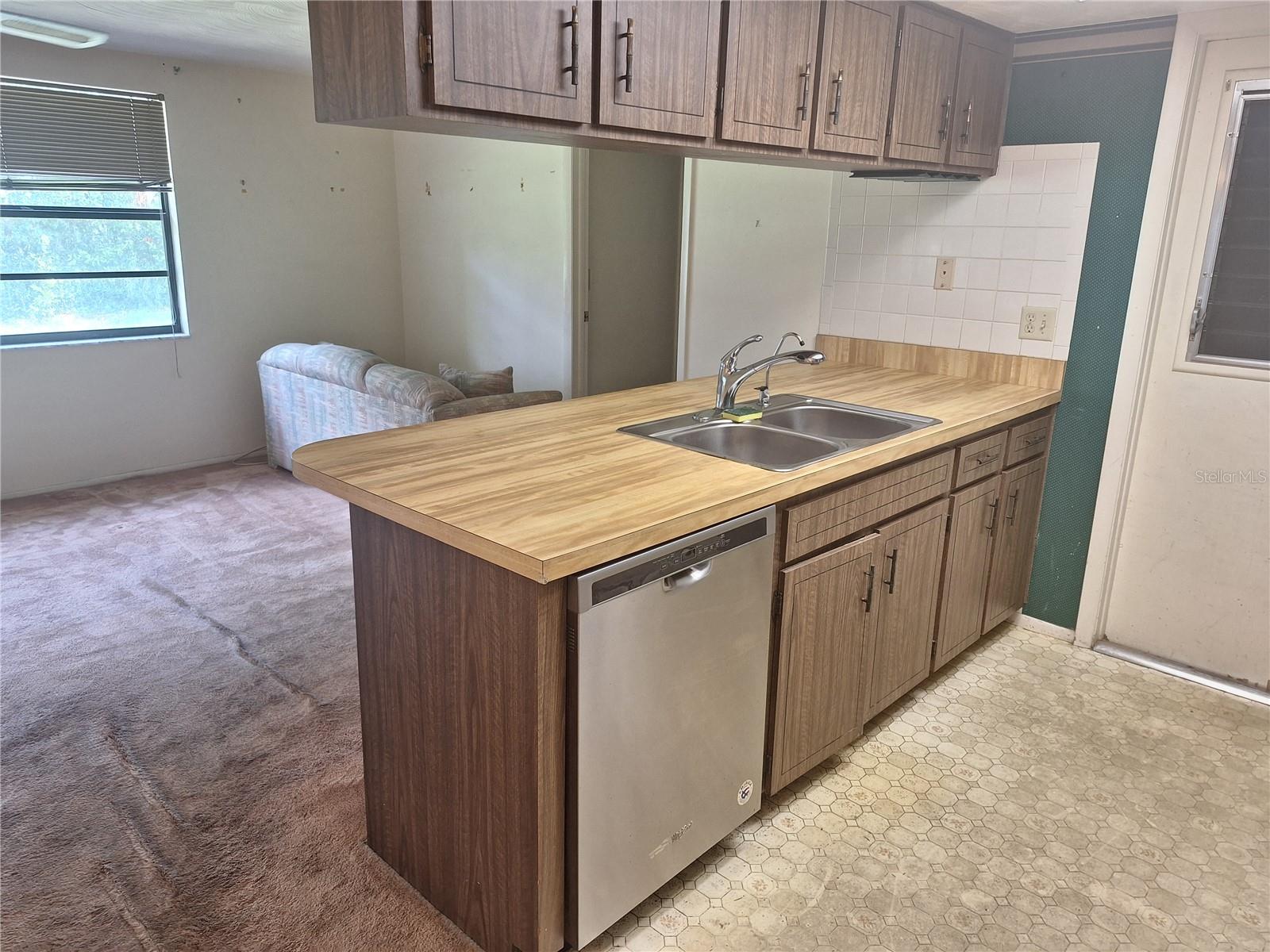 Gourmet Kitchen opens to the Family Room