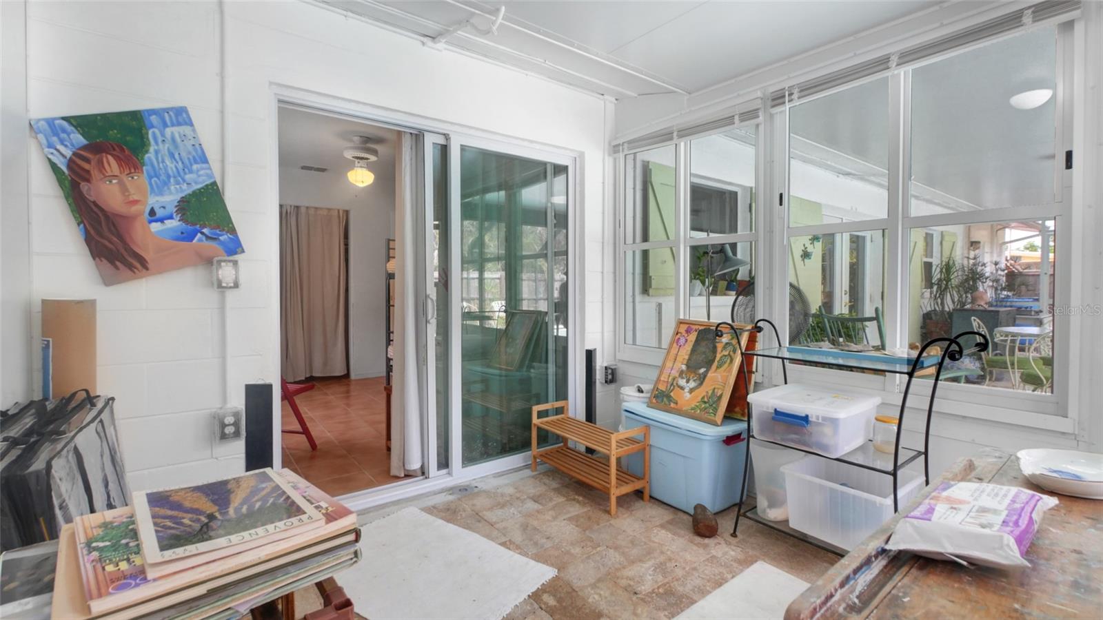 Sun room, office, art/craft room