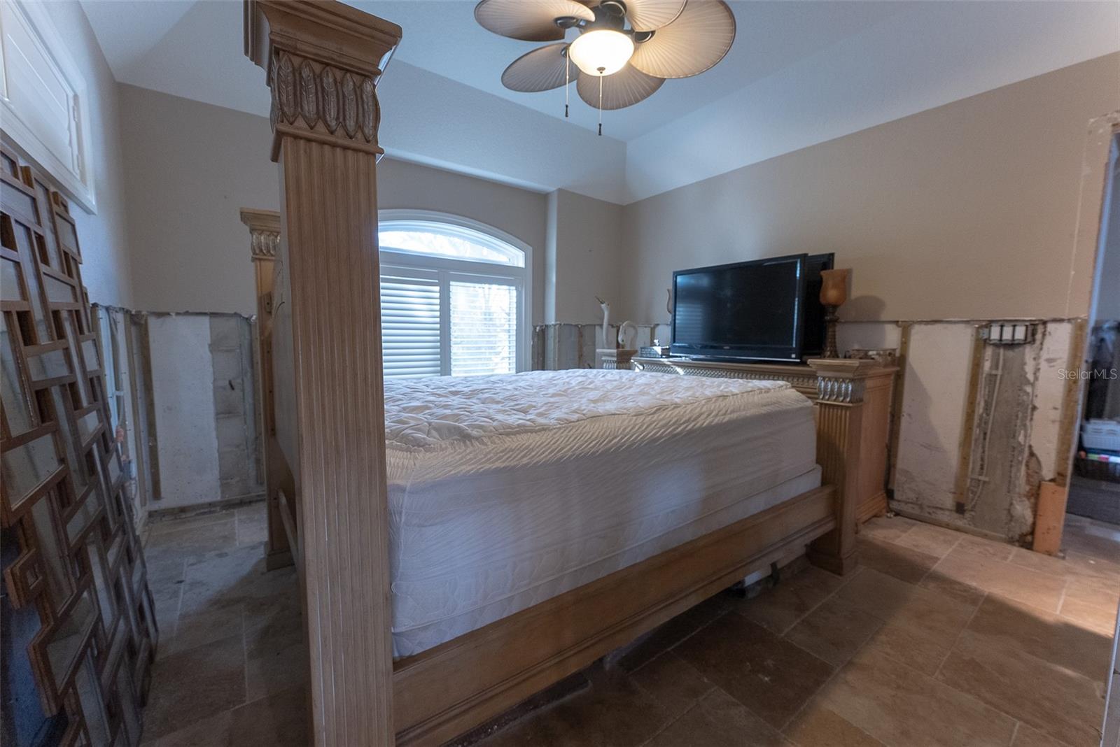 Bedroom 2 w/Ensuite Bath487 Harbor Dr S, Indian Rocks Beach, FL