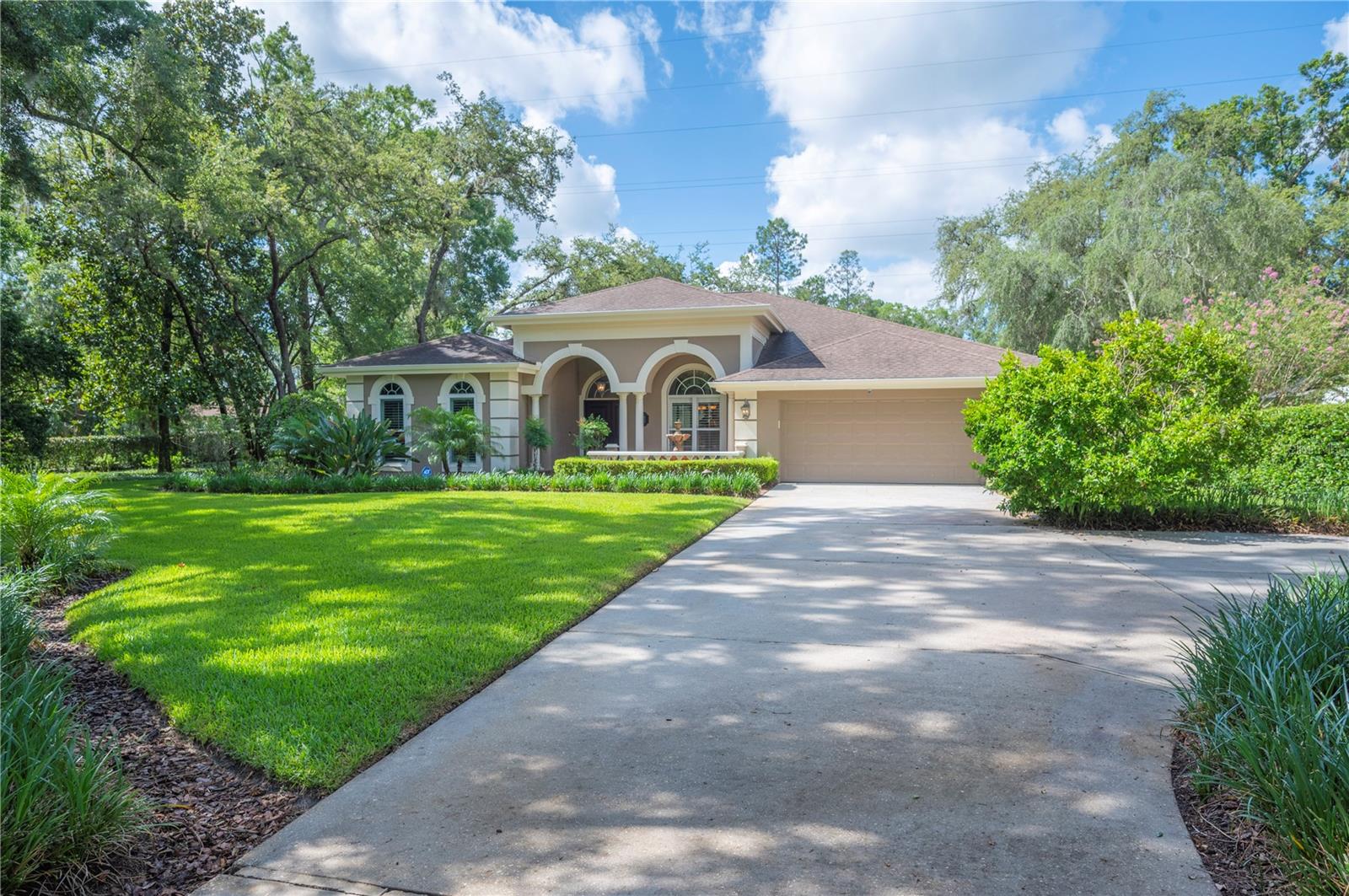 Deep Driveway for extra parking