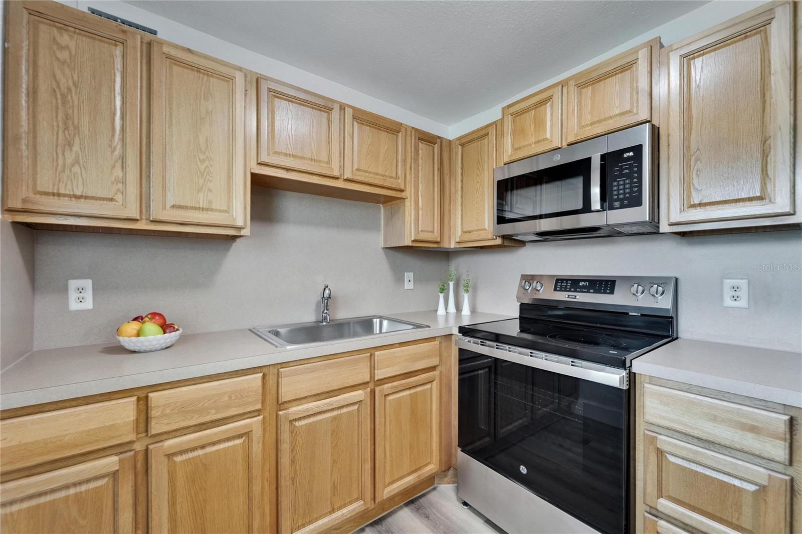 New sink and pull down faucet