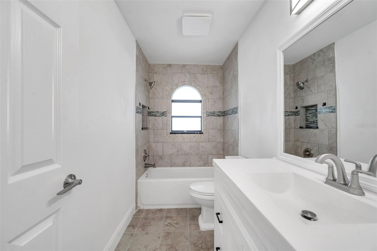 2ND Bathroom