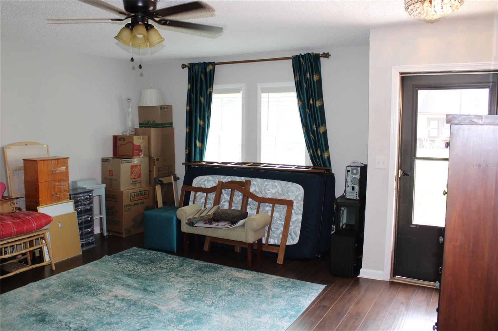 Seller is packing up, please excuse the items ready to move.