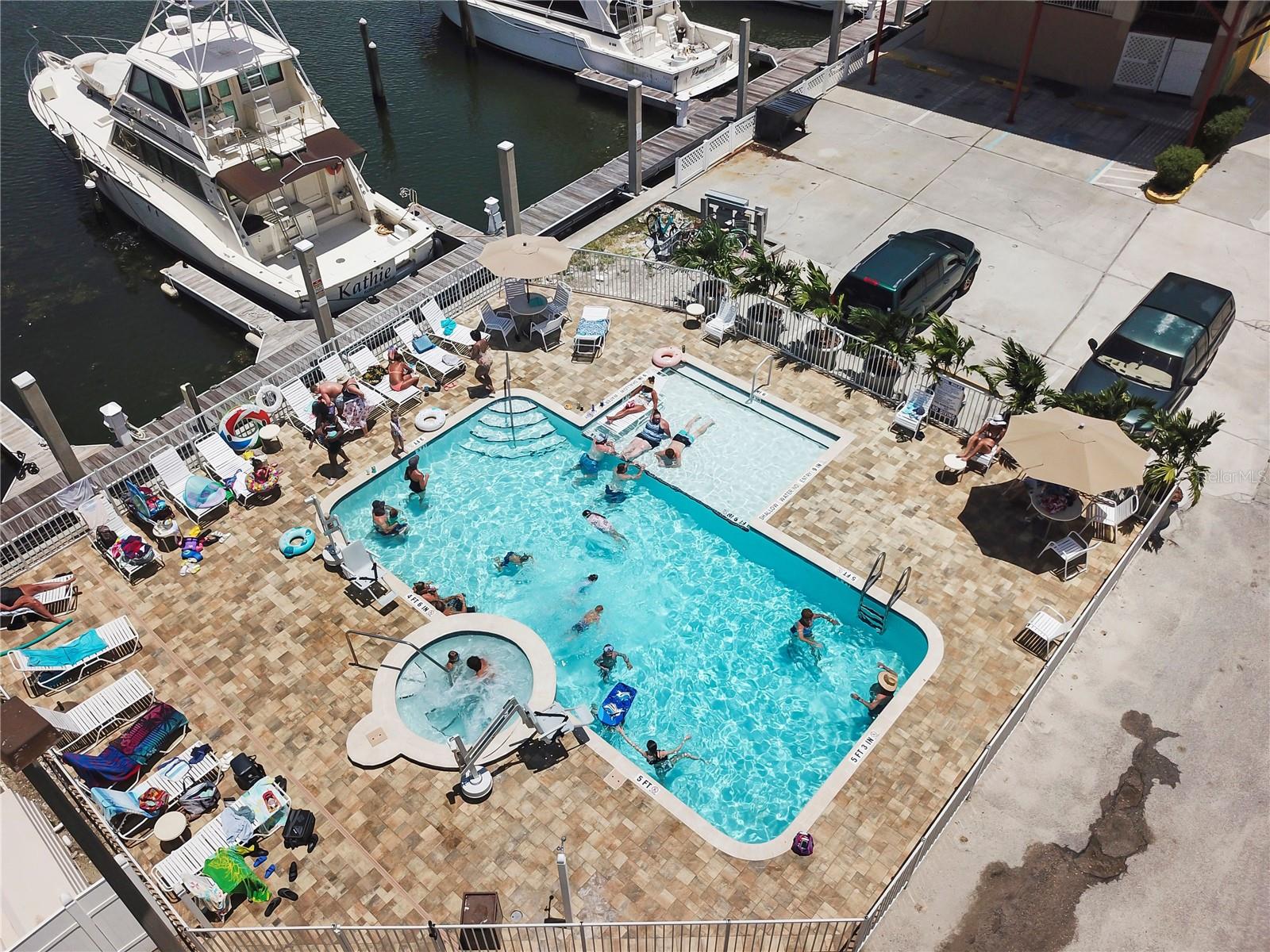 Heated Pool and Hot Tub Located on the Intracoastal