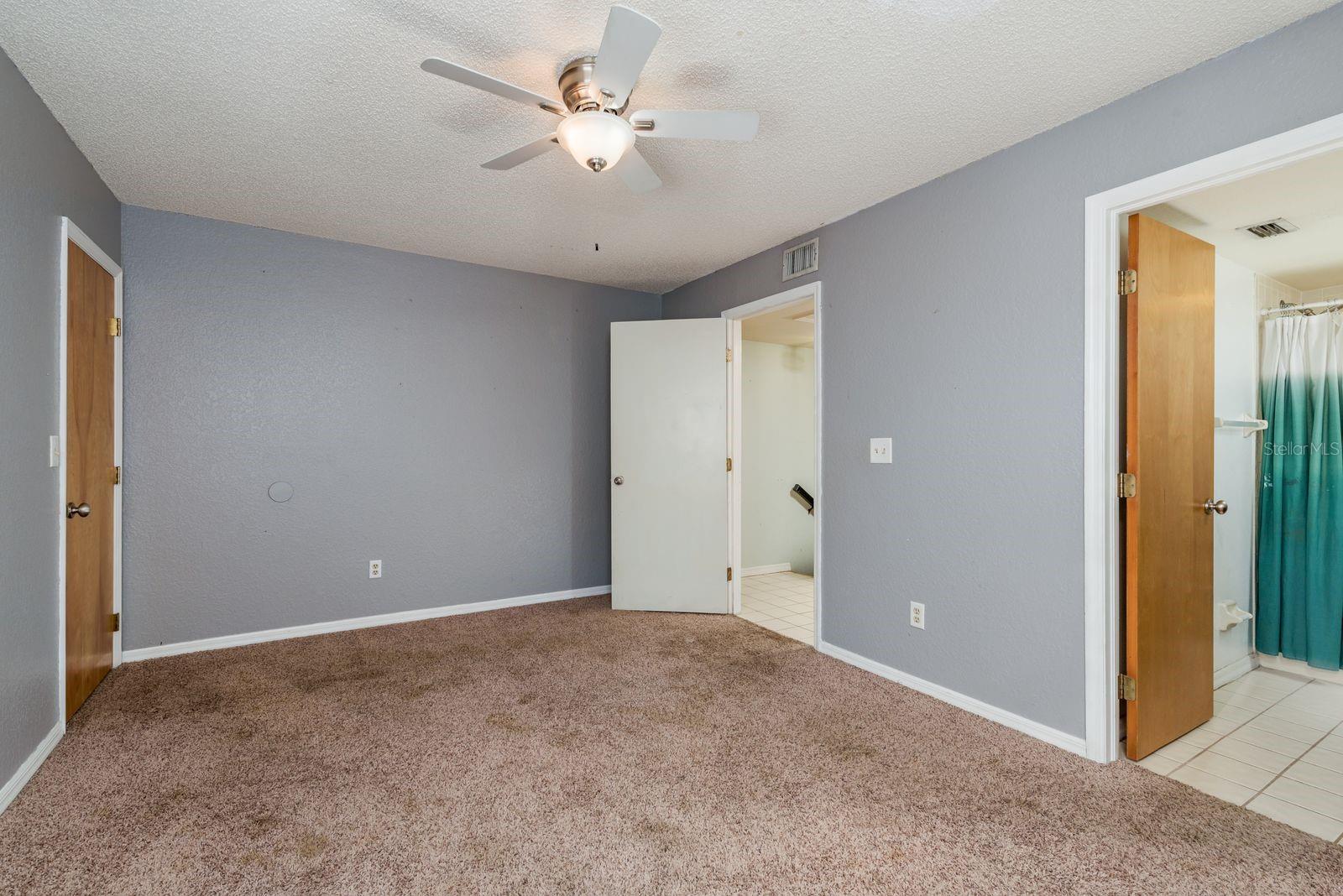 Top floor Secondary bedroom