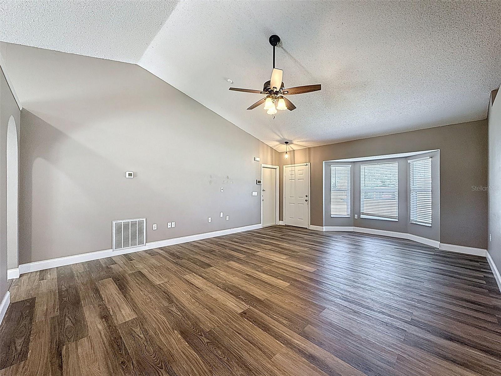Living Room/ Dining Room Combo
