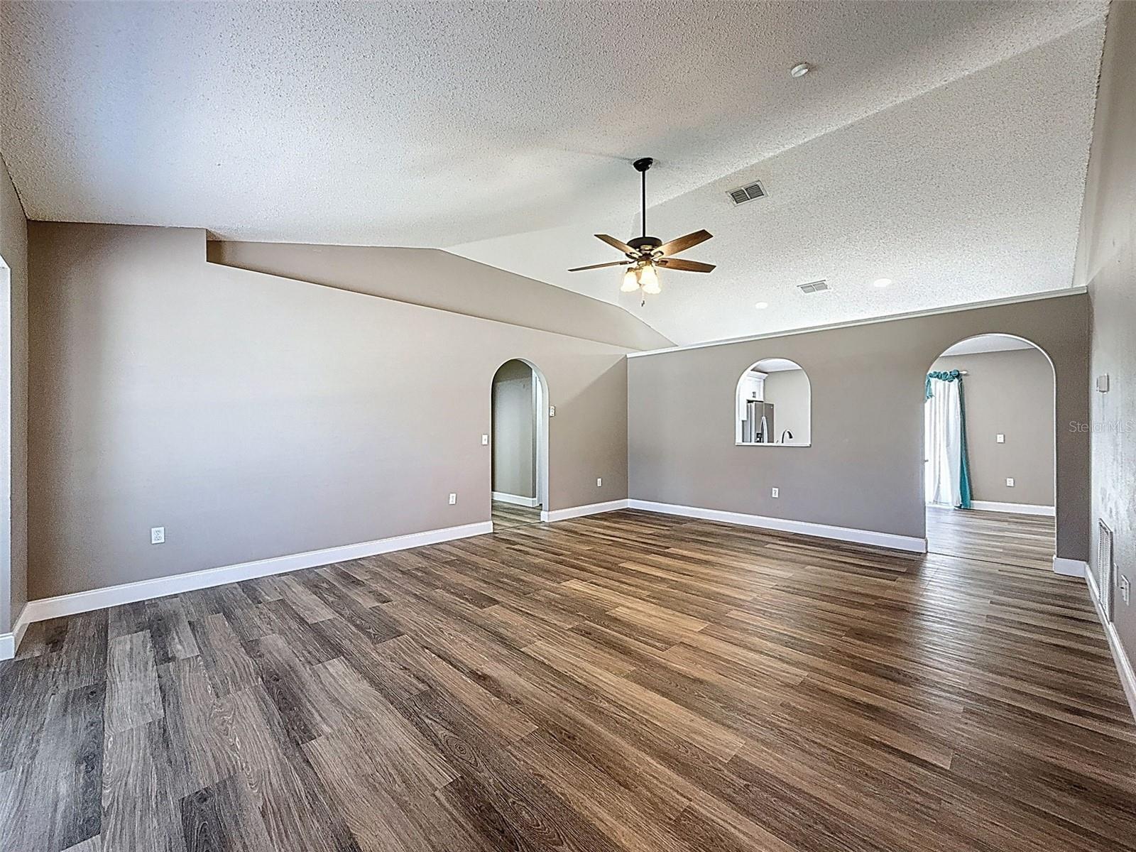 Living Room/ Dining Room Combo