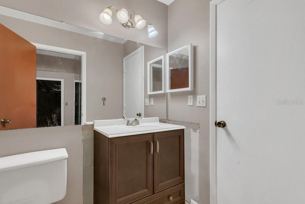 secondary bath