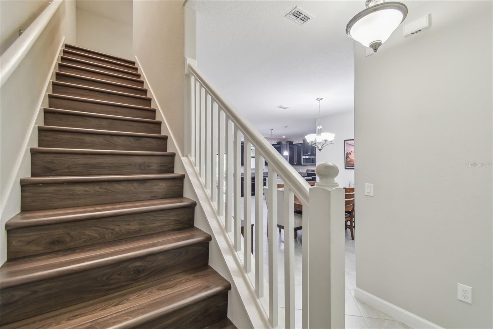 LAMINATE FLOORING UPSTAIRS