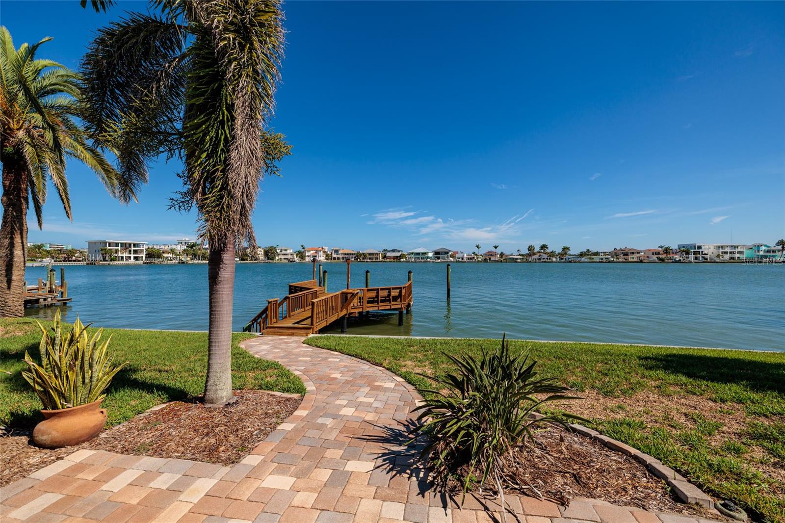 Exterior Back/Waterfront/Dock