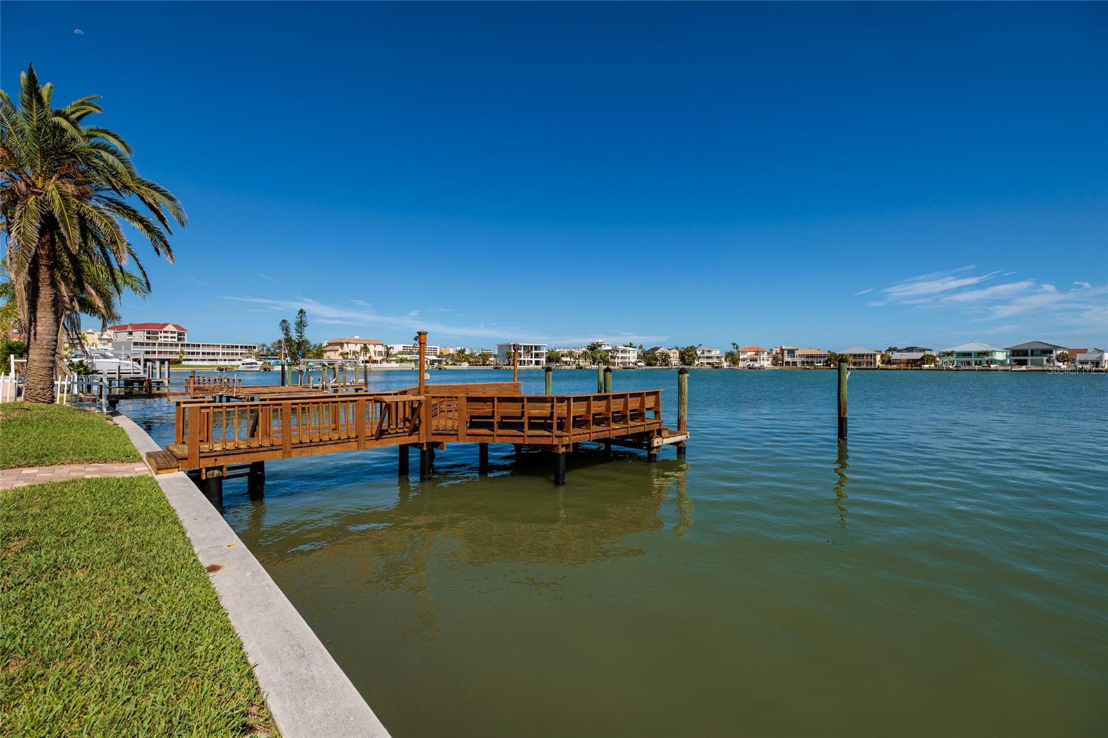 Exterior Back/Waterfront/Dock