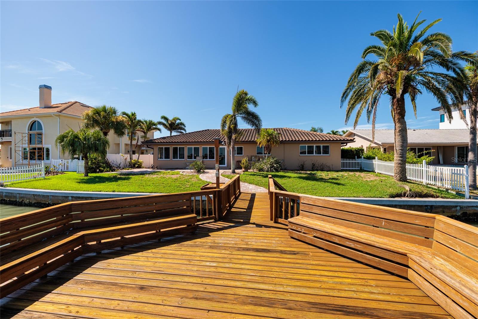 Exterior Back/Waterfront/Dock