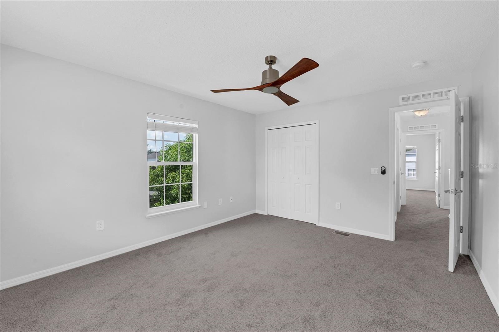 2nd upper bedroom