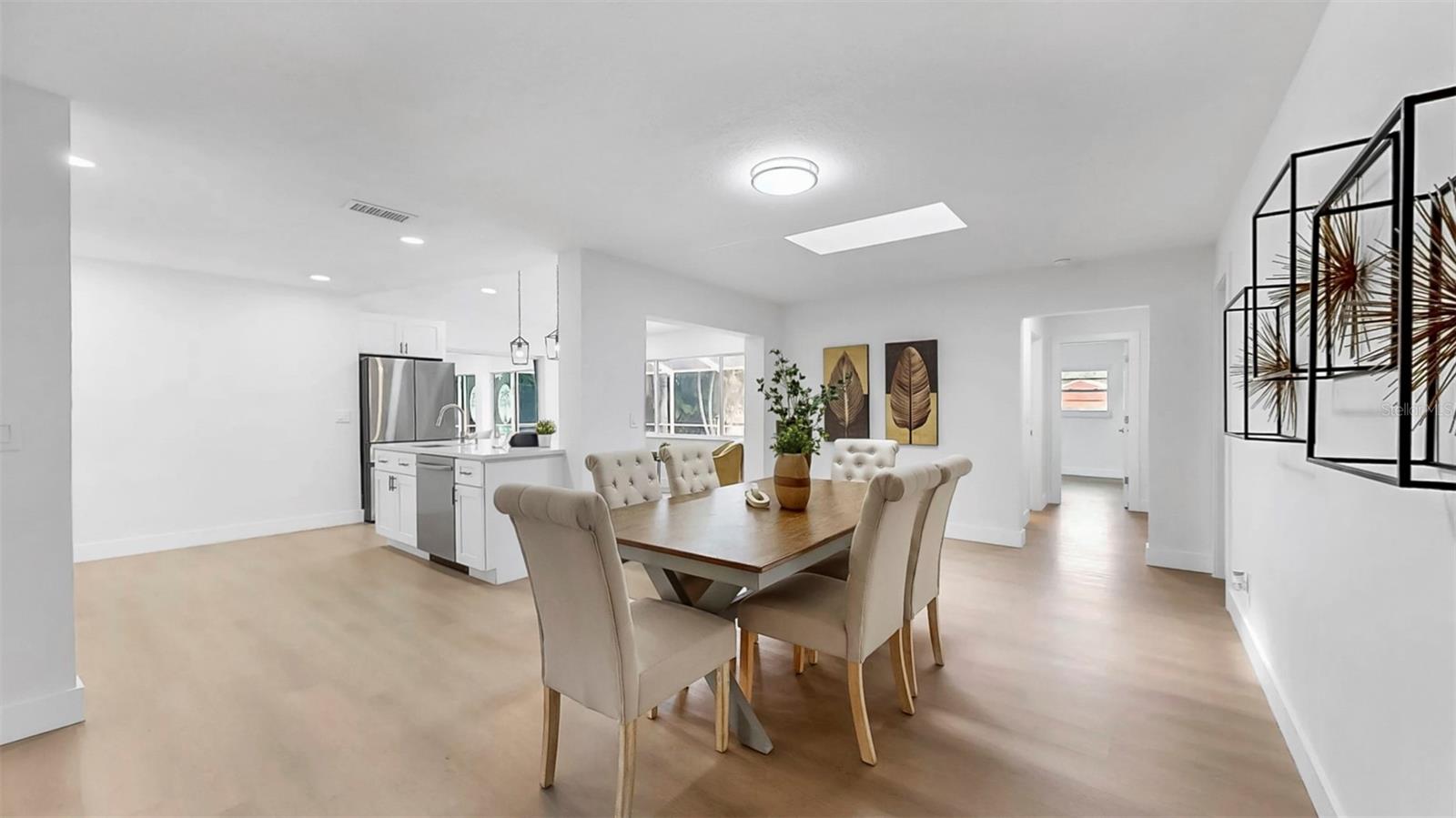 Dining room / Kitchen area