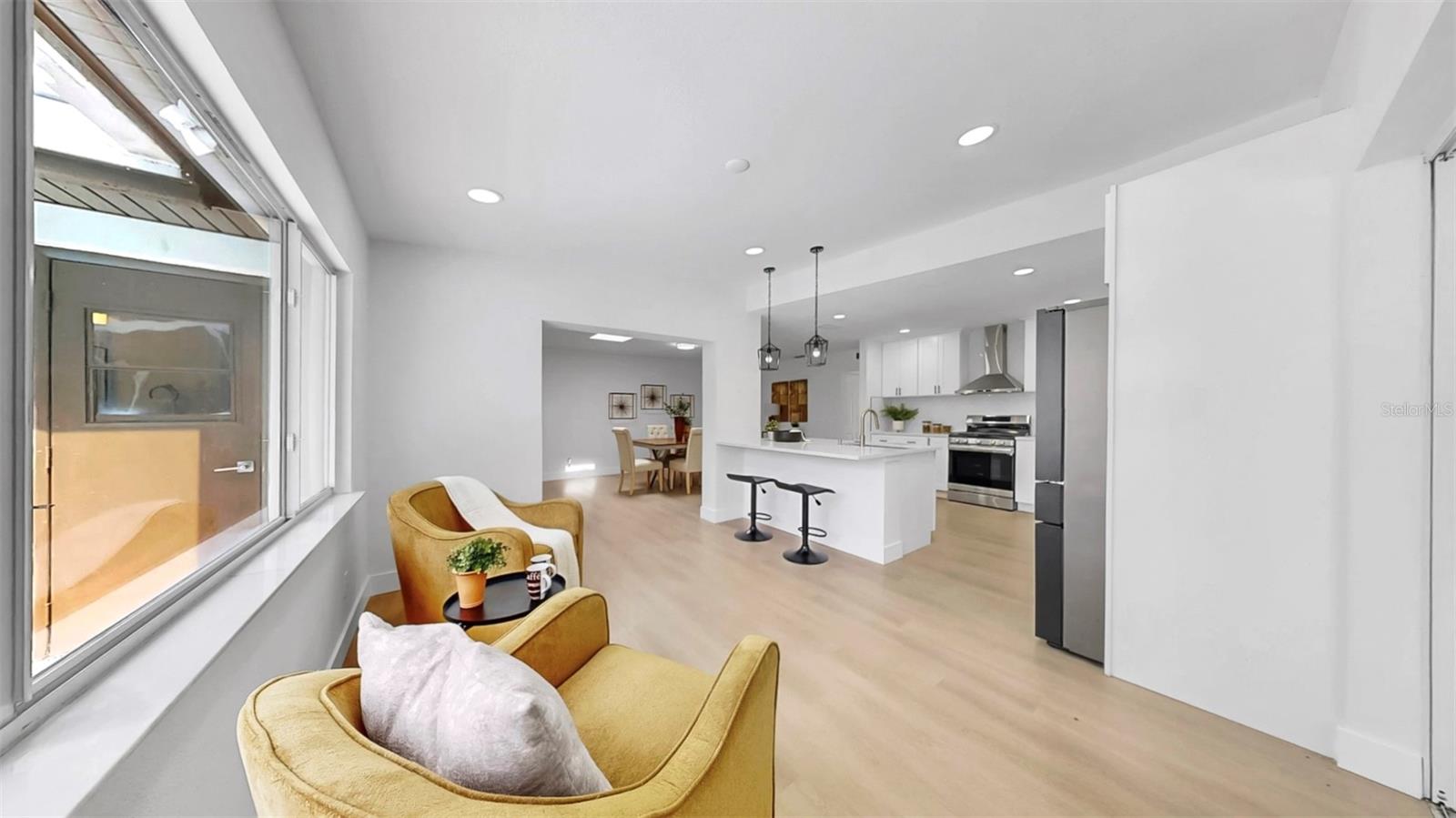 Bonus/ flex space overlooking the pool and waterfront.