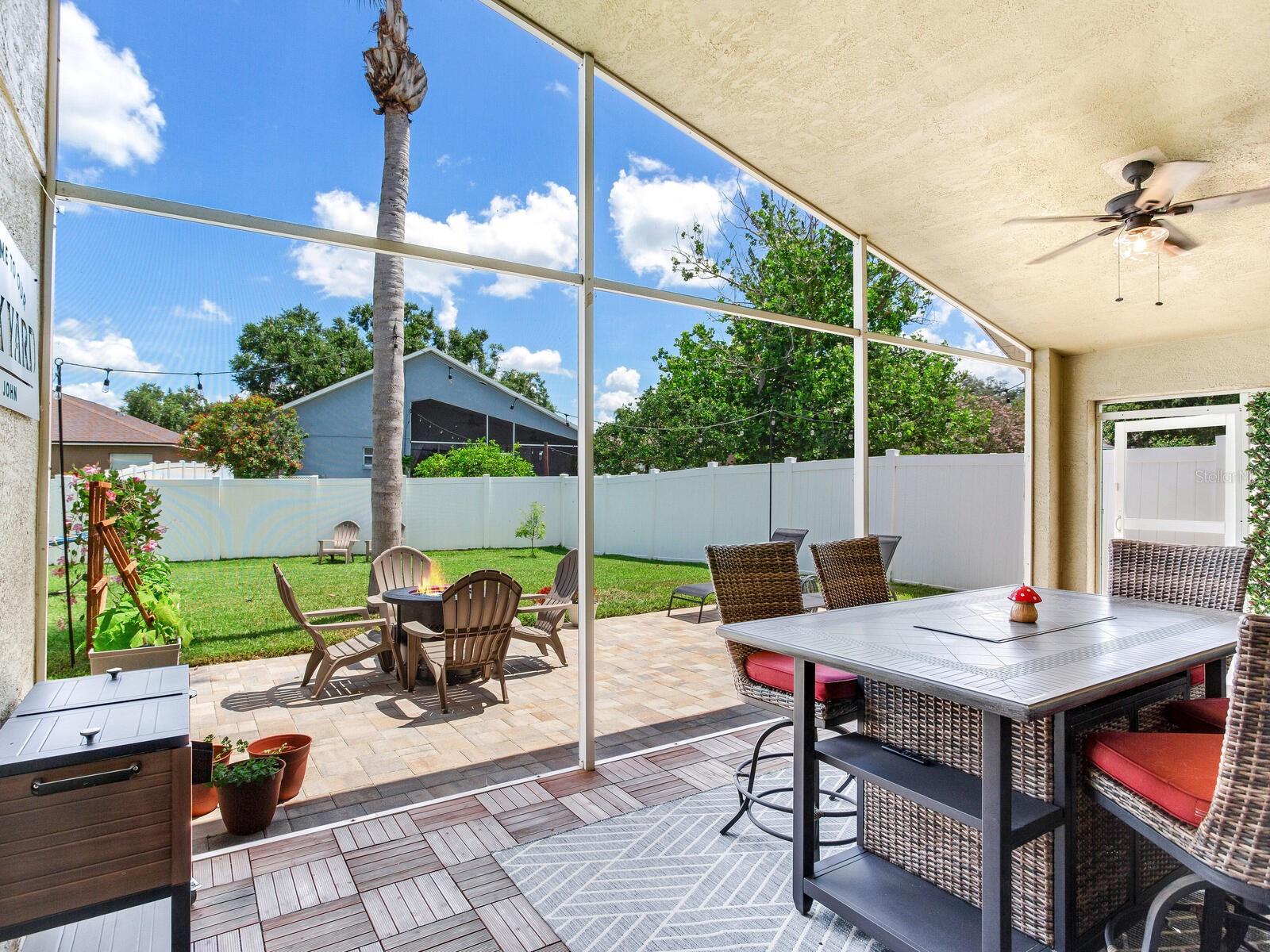 Screen Patio / Backyard