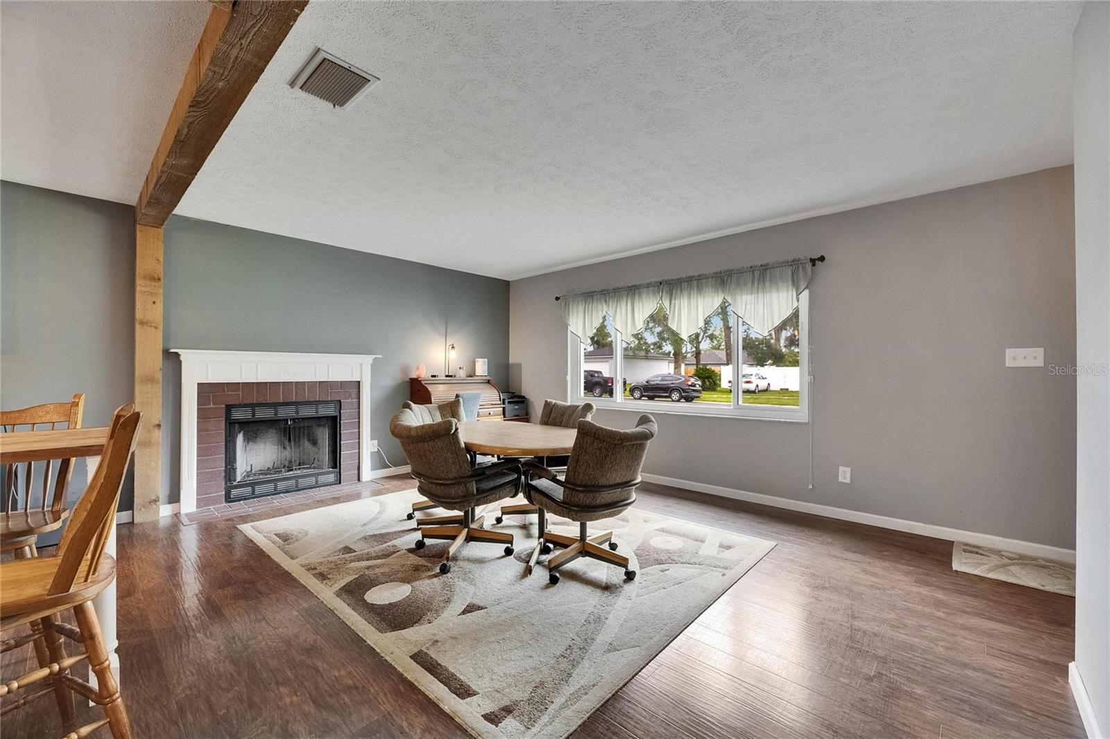 Dining room/ Fireplace
