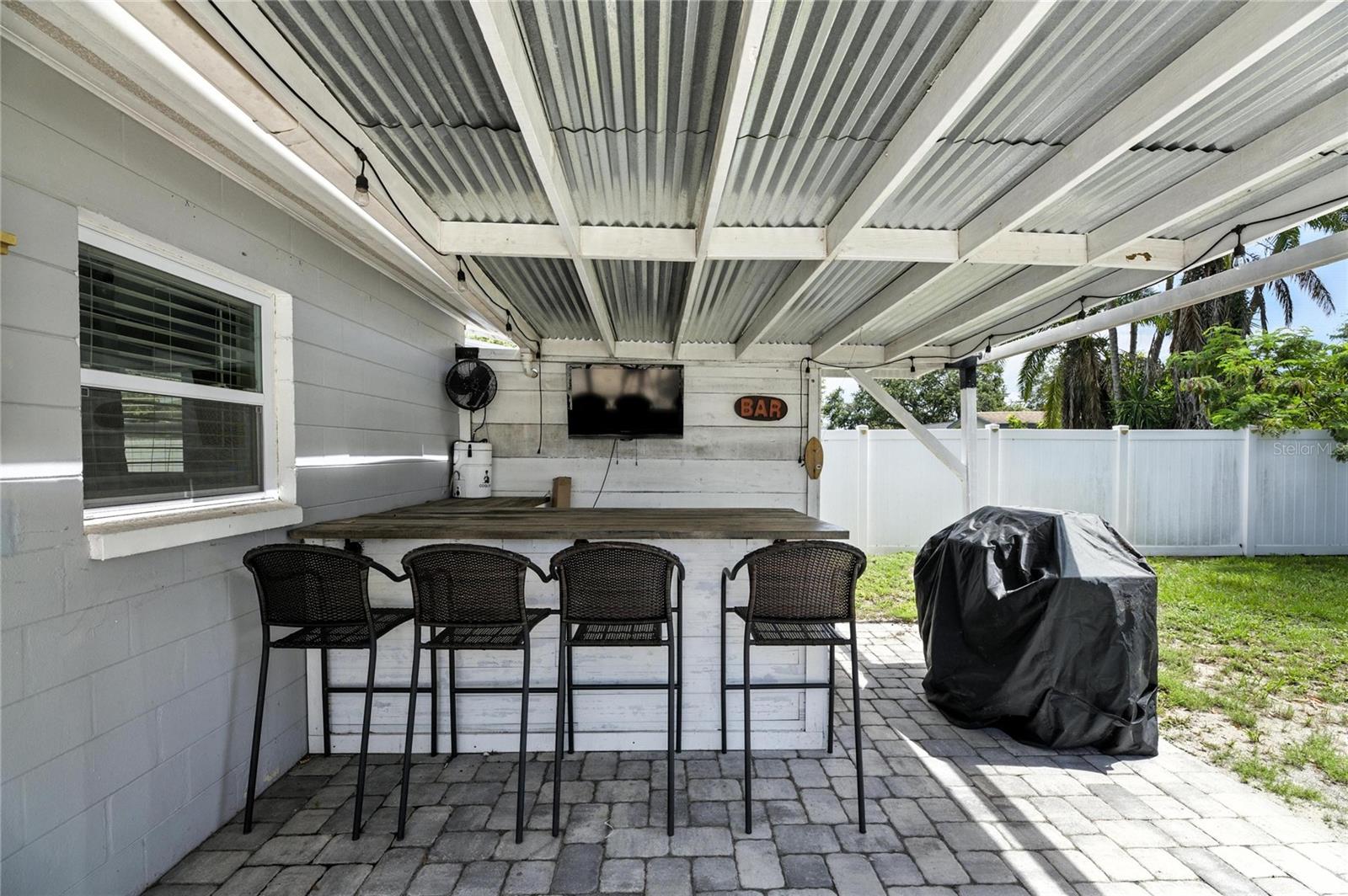 Backyard - Outdoor Bar Area