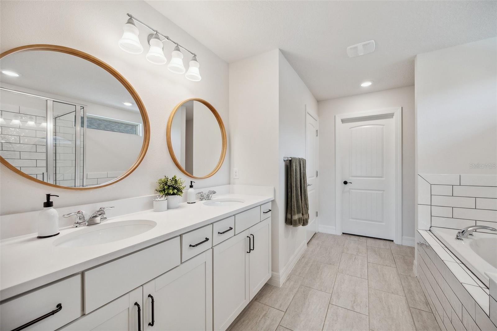 Dual Sink Vanity in Primary Bathroom
