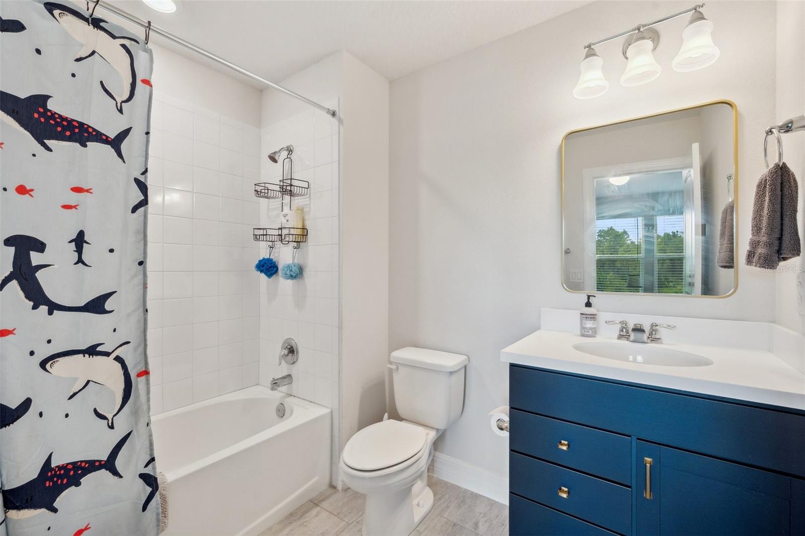 Bedroom 2 en-suite bathroom