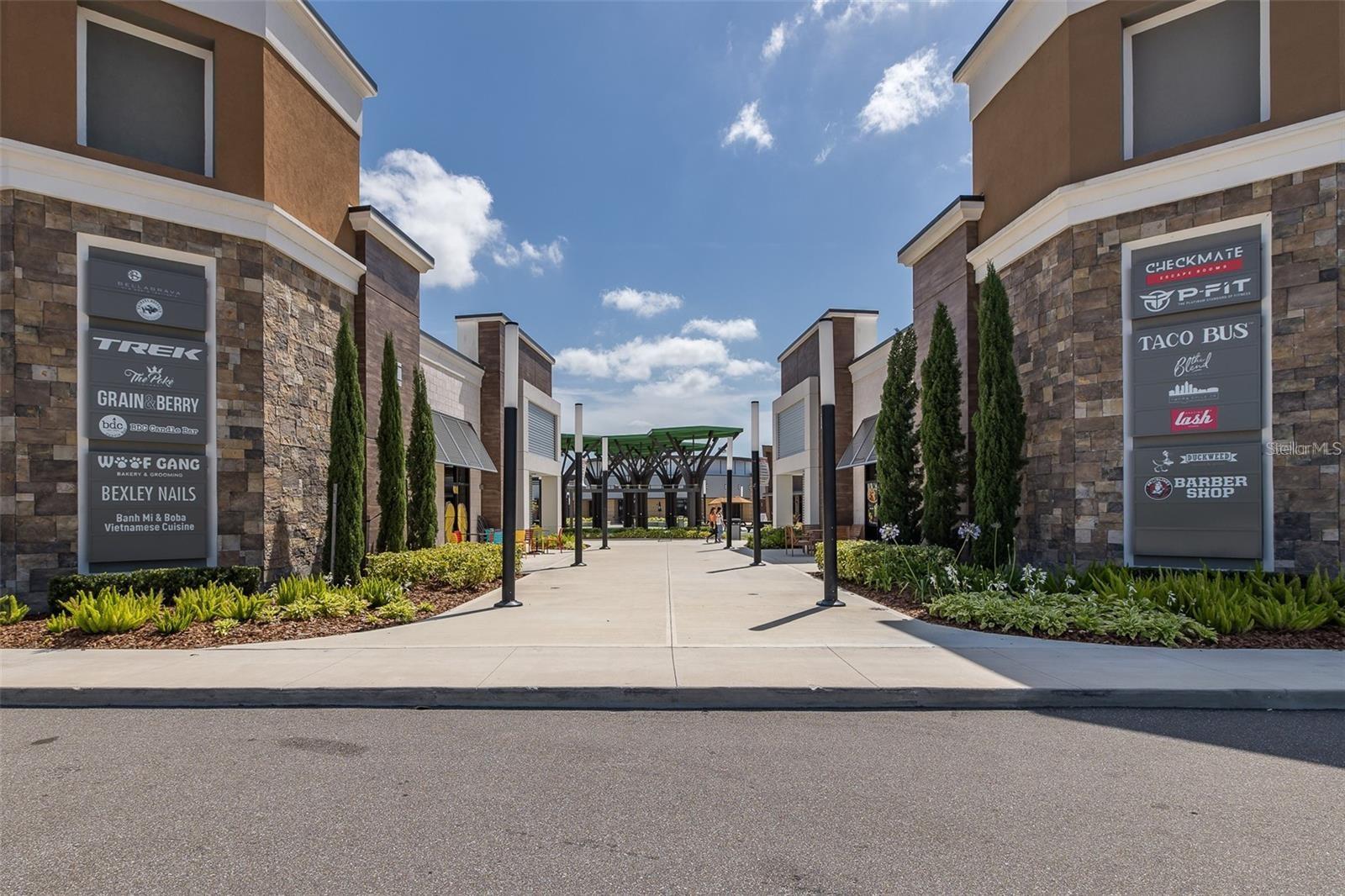 Restaurants and shopping right in the community