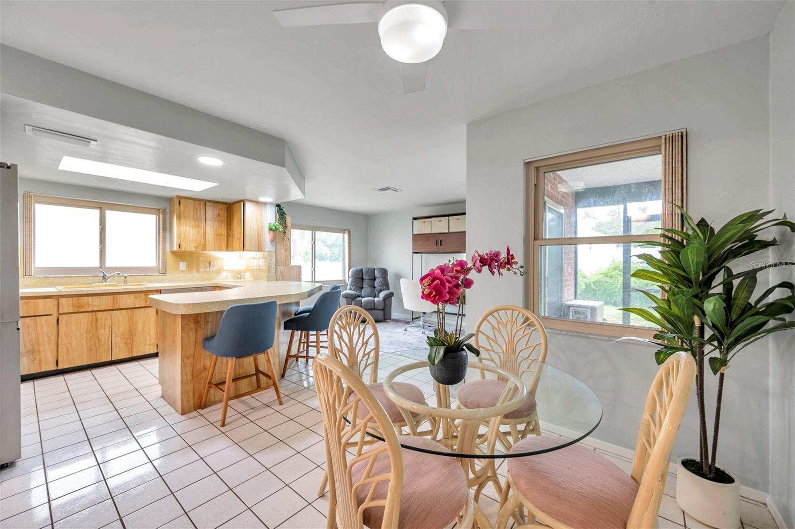 Kitchen and Family room combo