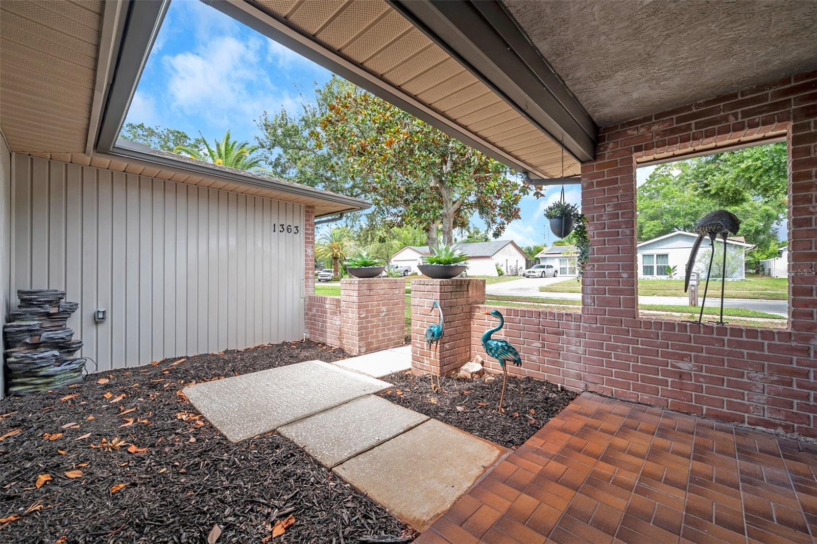 Front porch mini courtyard