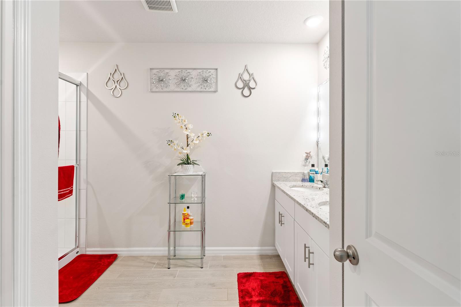 Primary En Suite Bath