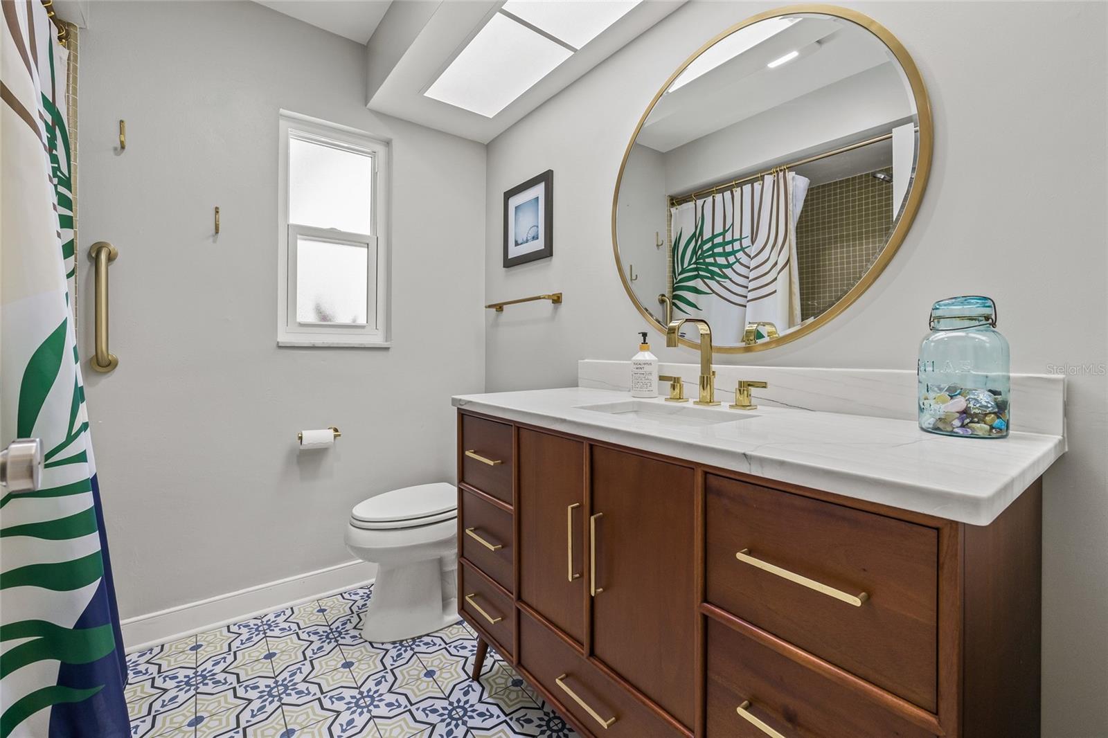 Hall Full Bathroom