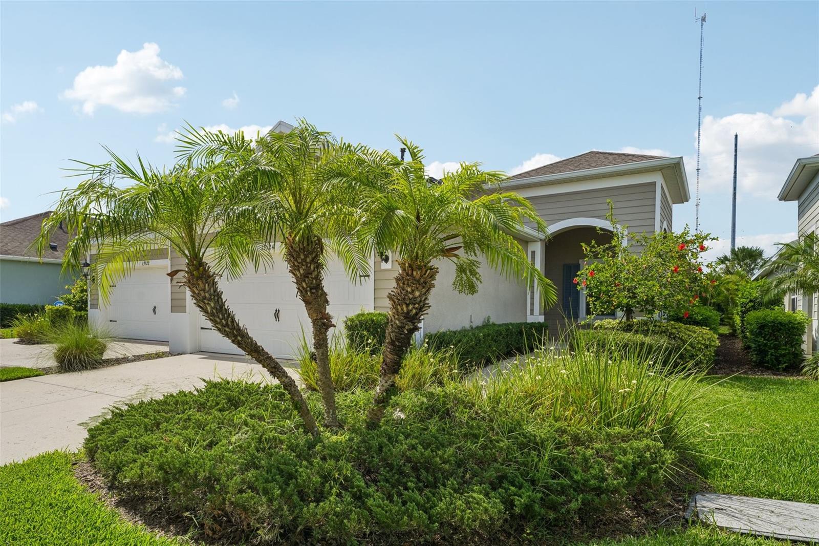 WELCOME TO 13524 CIRCA CROSSING!