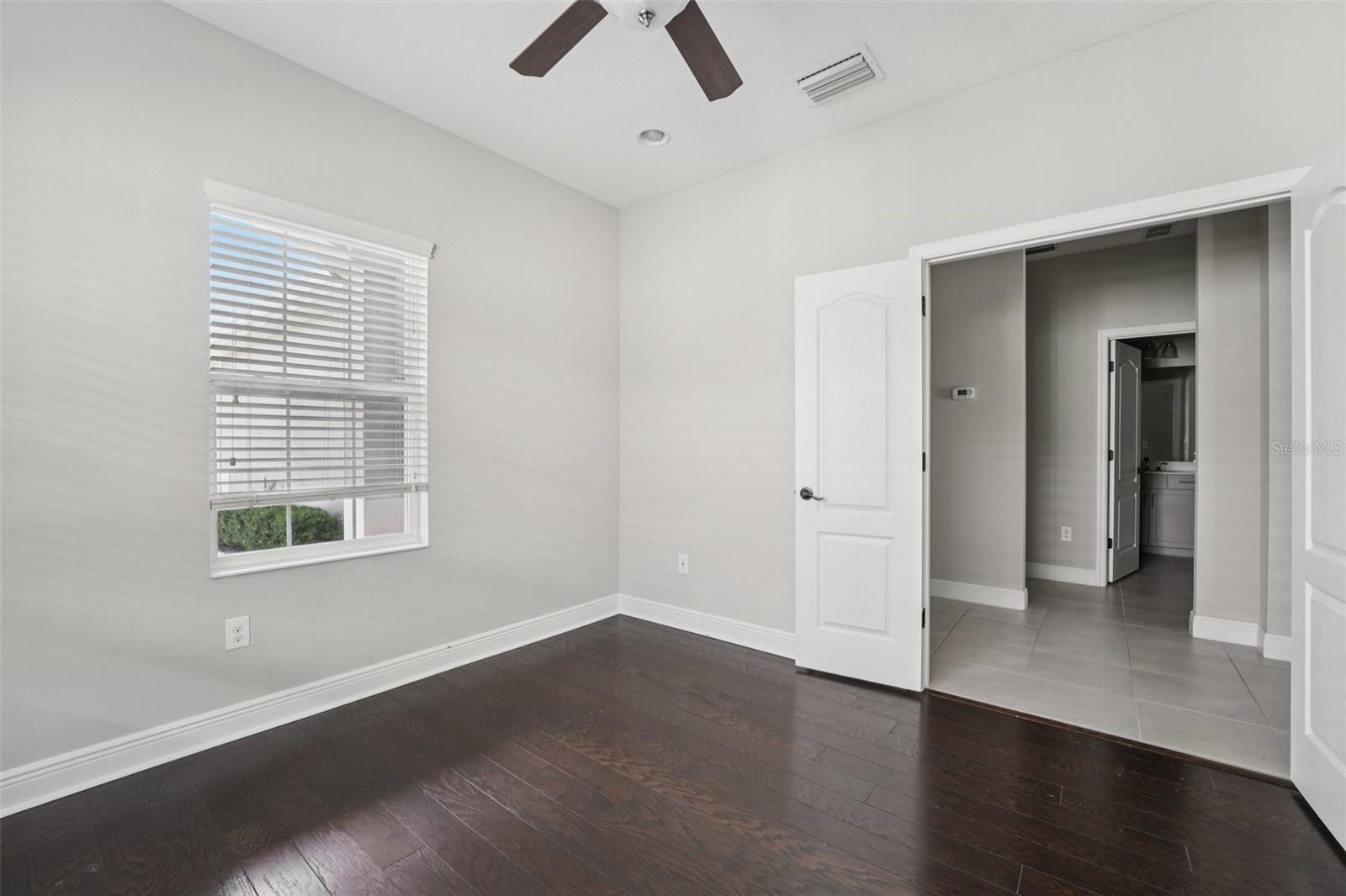 OFFICE/DEN