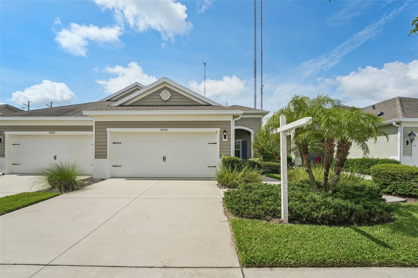 GREAT CURB APPEAL AND PLENTY OF PARKING !