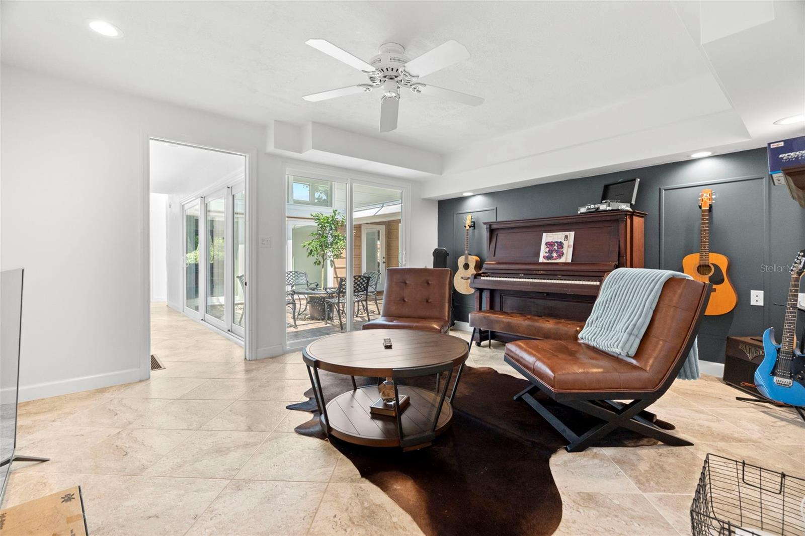 office/ living room space