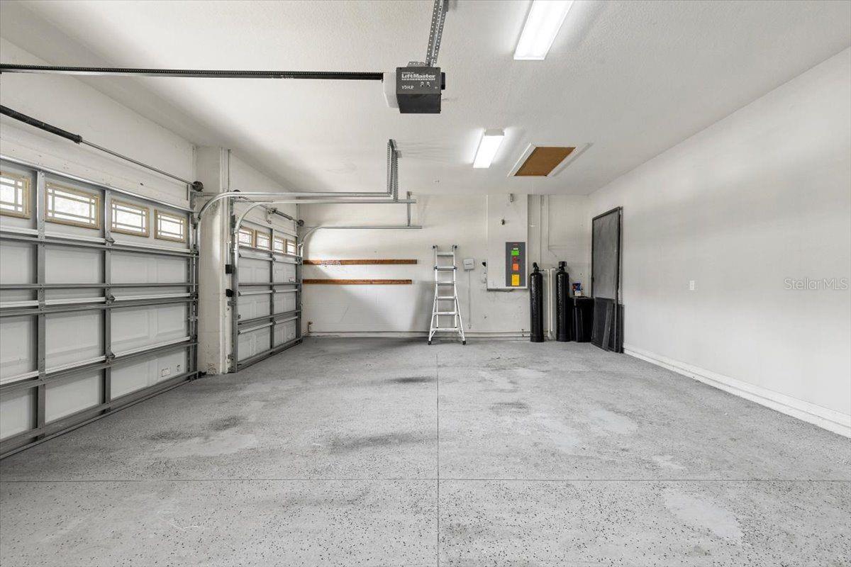 3 Car Garage
