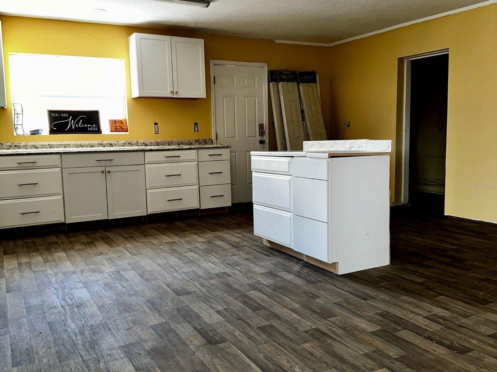 kitchen widith view to utility room